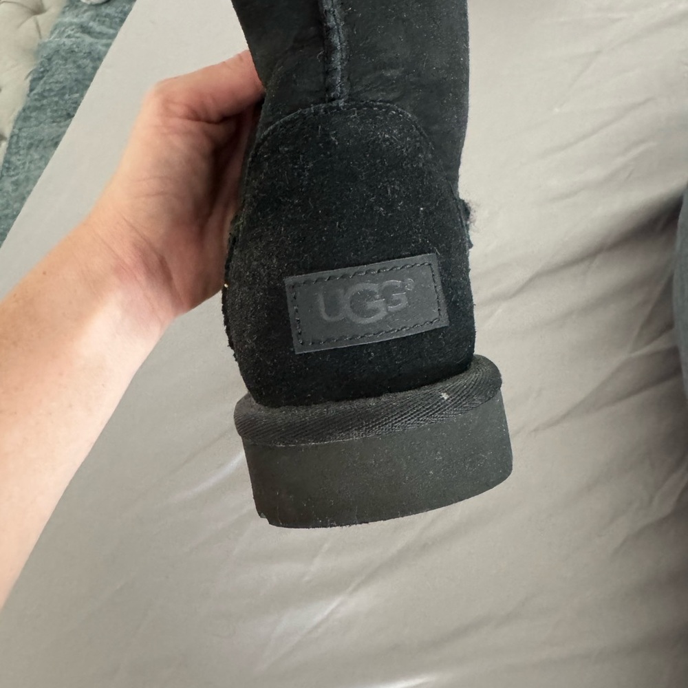 Ugg Classic Short II - Picture 6 of 6